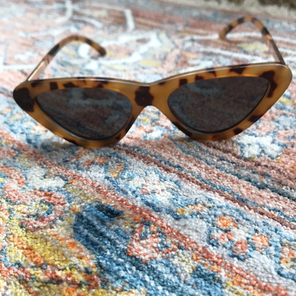 Cheetah Cat Eye Sunglasses - Picture 4 of 4